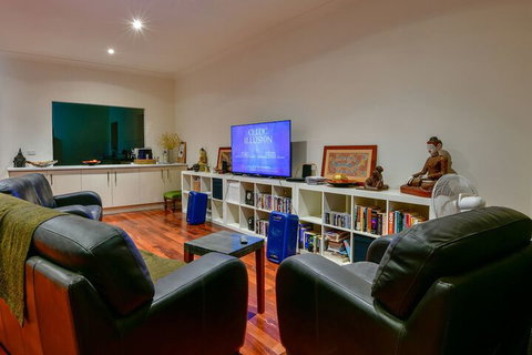 Crossroads Ecomotel - Accommodation Australia 7
