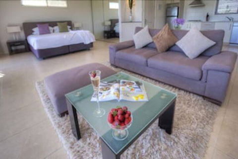 Azjure Studio Retreat - Local Tourism 4
