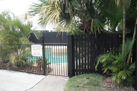 Cool Palms Motel - Local Tourism 1