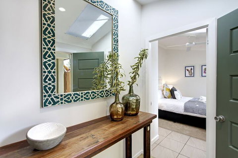 A Perfect Stay - Jimmy's Beach House - Australia Shopping 1