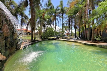 Bargara Gardens Motel & Holiday Villas - Local Tourism 1