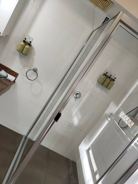 Ayr Travellers Motel - Local Tourism 1