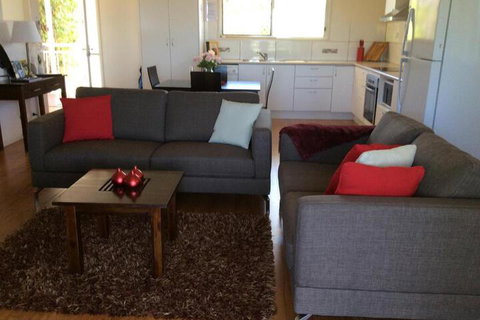 Tinaroo Sunset Retreat - Accommodation Australia 5