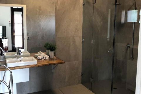 Fairway Manor Accommodation - Accommodation Australia 4