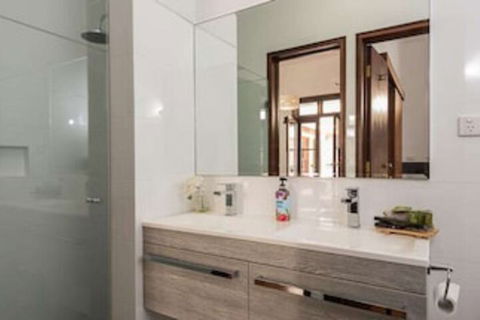 Fairway Manor Accommodation - Accommodation Australia 0