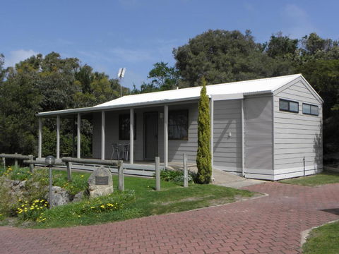 Lakeside Tourist Park - Accommodation Australia 5