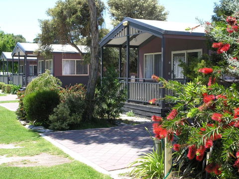 Lakeside Tourist Park - Accommodation Australia 6