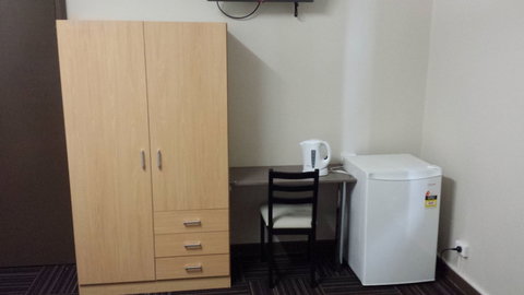 Toongabbie Hotel - Australia Shopping 6