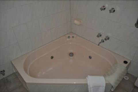 Nunawading Motor Inn - Accommodation Australia 7