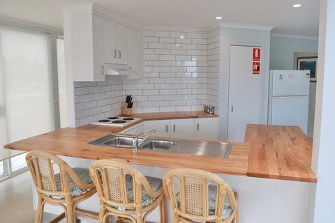 Ultimate Holiday Apartments - Bed n Breakfasts 1