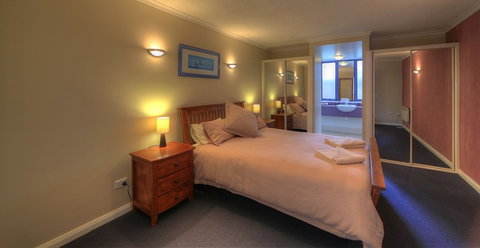 Ultimate Holiday Apartments - Bed n Breakfasts 6