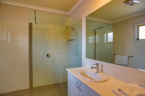Murray Waters Motor Inn & Apartments - Accommodation Australia 5