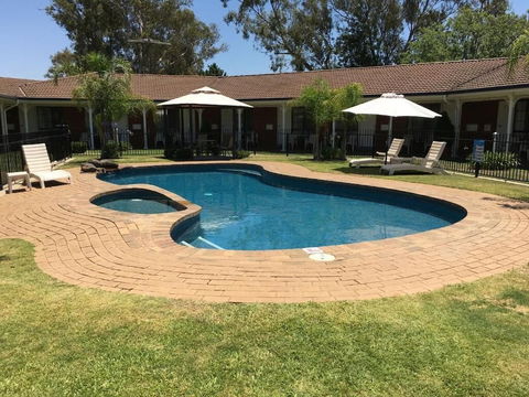Capricorn Motor Inn - Local Tourism 3