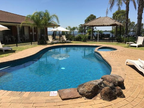 Capricorn Motor Inn - Local Tourism 0
