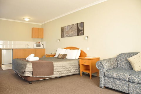 Central Coast Chittaway Motel - Bed n Breakfasts 3
