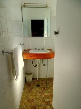 Mercury Motor Inn - Accommodation Australia 2