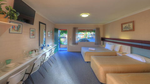 The Vines Motel And Cottages - Local Tourism 5