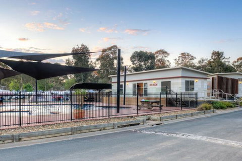 NRMA Echuca Holiday Park - Bed n Breakfasts 6
