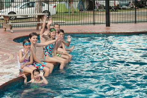 NRMA Echuca Holiday Park - Bed n Breakfasts 4