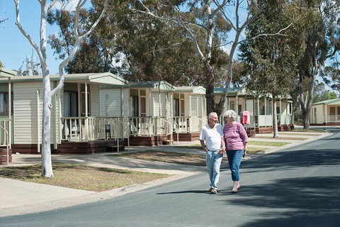 NRMA Echuca Holiday Park - Bed n Breakfasts 1