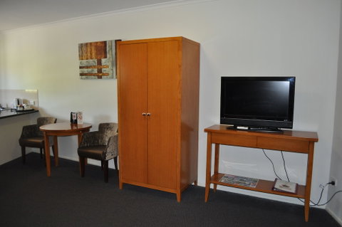 Sundowner Hotel Motel - Accommodation Australia 3
