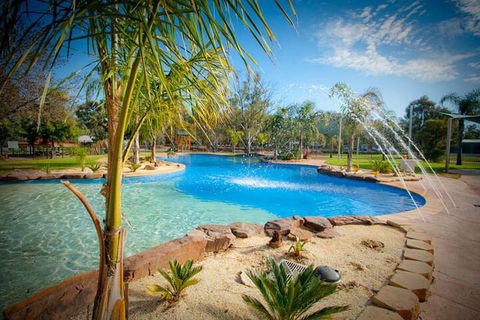 Tasman Holiday Parks - Merool On The Murray - Local Tourism 1
