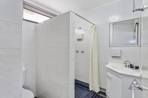 Lake Tinaroo Holiday Park - Accommodation Australia 7