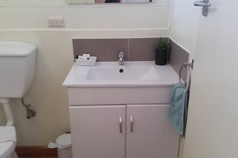 Gazebo Motor Inn - Accommodation Australia 7