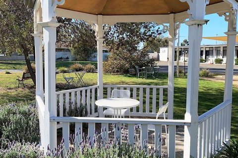 Gazebo Motor Inn - Accommodation Australia 2