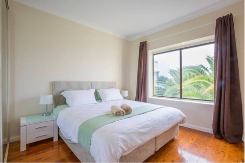 Ultimate Bondi Escape 2 - Bed n Breakfasts 1