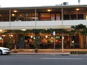 Bay Motel Hotel - Australia Shopping 3