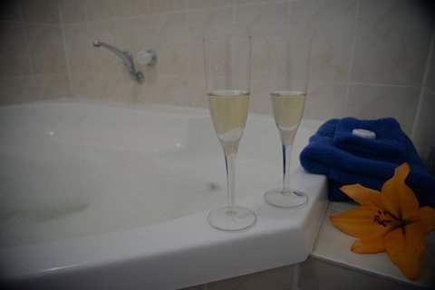 Ship Inn Motel - Accommodation Australia 6