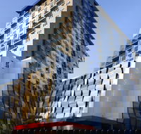 H on Mitchell Apartment Hotel - Accommodation Australia