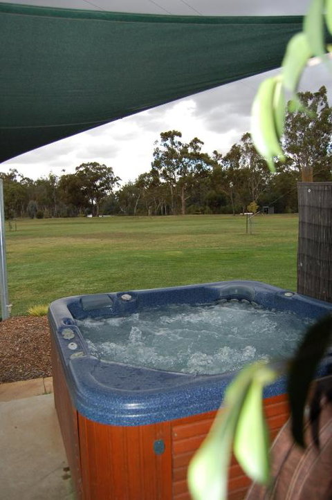 Goolwa Spa & River Retreat House - Accommodation Australia 2
