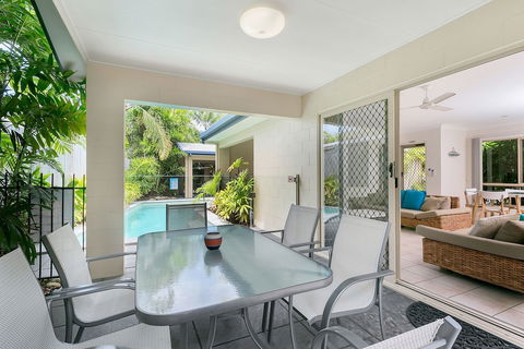Kewarra Beach Retreat 2 - Bed n Breakfasts 5