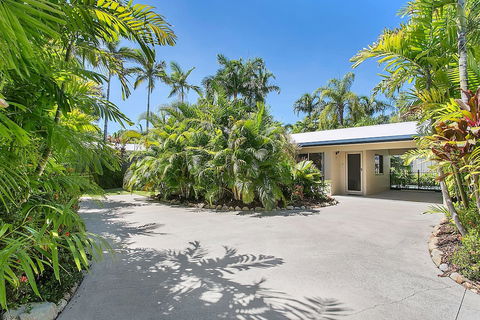 Kewarra Beach Retreat 2 - Bed n Breakfasts 0