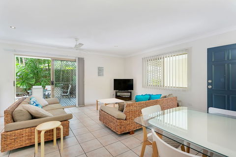 Kewarra Beach Retreat 2 - Bed n Breakfasts 4