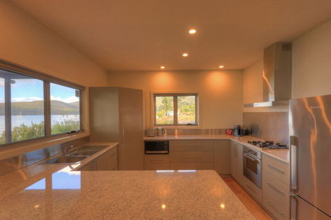 Fairwinds - Essentially Tas - Accommodation Australia 4