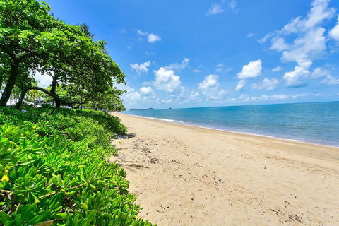 Tranquil Palms At Trinity Beach - Bed n Breakfasts 6
