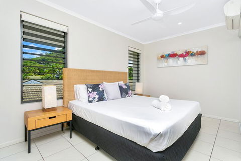 Tranquil Palms At Trinity Beach - Bed n Breakfasts 4