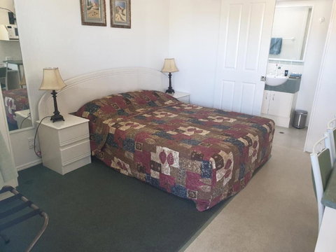 Warrego Motel - Australia Shopping 6