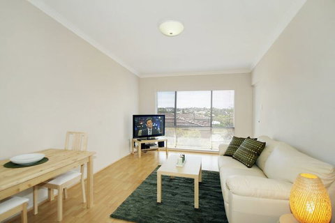 Acacia Holiday Or Business Stay Accommodation - Australia Shopping 3