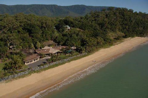 Trinity Beach Palace - Bed n Breakfasts 5