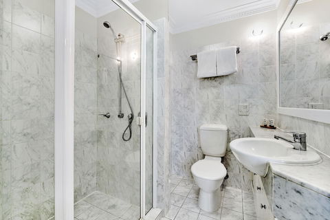 ULTIQA Rothbury Hotel - Accommodation Australia 4