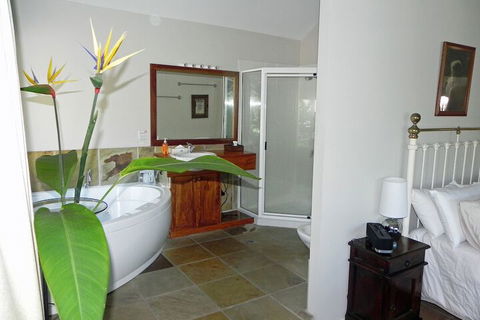 Airlie Waterfront Bed & Breakfast - Accommodation Australia 5