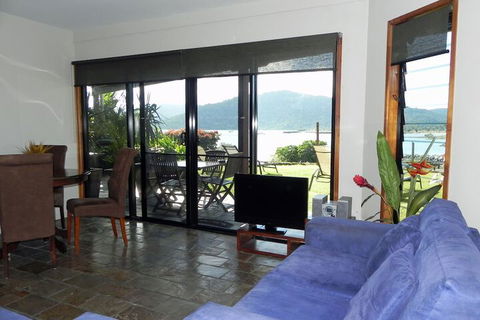 Airlie Waterfront Bed & Breakfast - Accommodation Australia 2