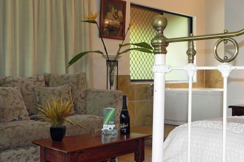 Airlie Waterfront Bed & Breakfast - Accommodation Australia 6