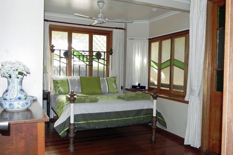 Airlie Waterfront Bed & Breakfast - Accommodation Australia 4