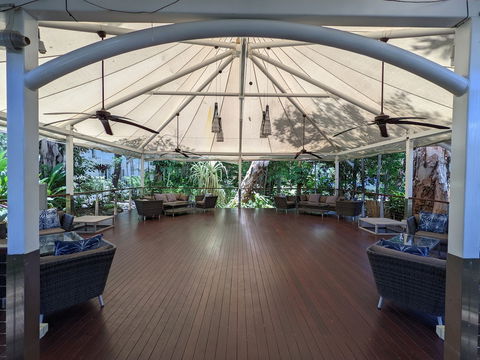 Alamanda Palm Cove By Lancemore - Bed n Breakfasts 5