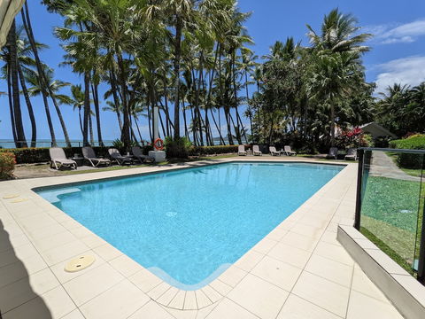 Alamanda Palm Cove By Lancemore - Bed n Breakfasts 3